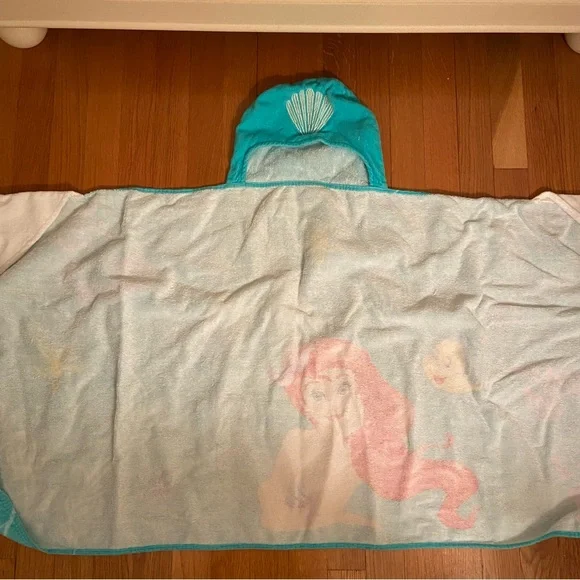 Little Mermaid towel - Picture 2 of 2